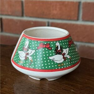 Festive Goose potpourri top—missing bottom